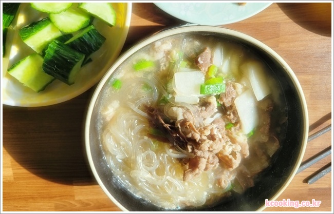 소고기무국 맛있게 끓이는 법과 칼로리 정보 알아보기 소고기무국 맛있게 끓이는 법과 칼로리 정보 알아보기