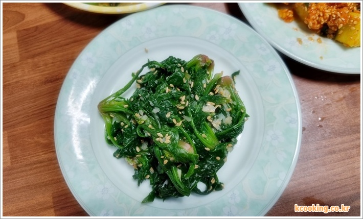 칼로리 낮은 시금치무침 레시피로 건강한 반찬 만들기